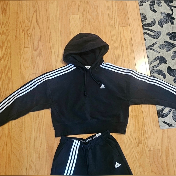 Adidas 2-Piece Jogger Set Size Small NWOT - Picture 7 of 7